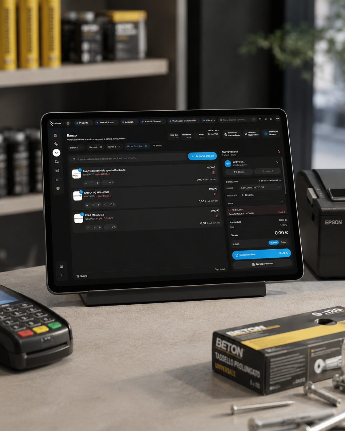 Vendita retail su tablet in onSuite: articoli scansionati, condizioni del cliente e fido, pronti a generare l'ordine.